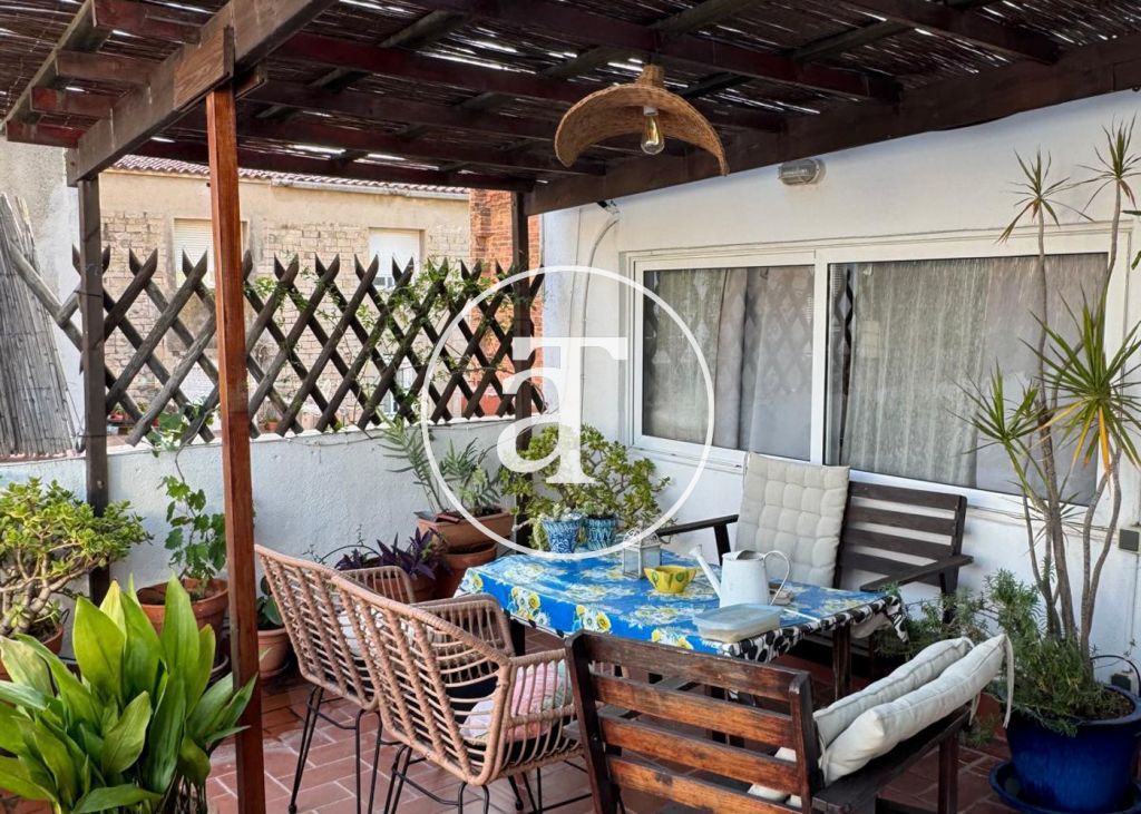 Appartement temporaire à louer avec 1 chambre, 1 salle de bain et terrasse à El Born 28