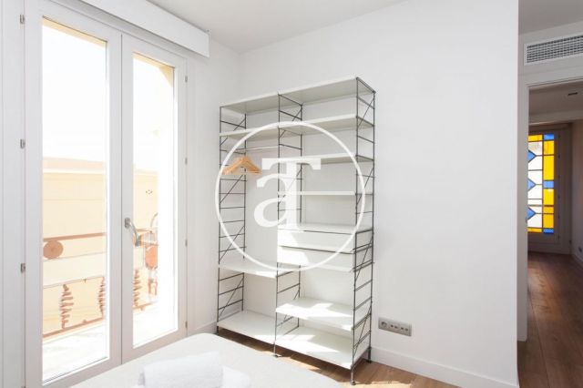 Piso de alquiler temporal de 2 habitaciones en Gracia 14