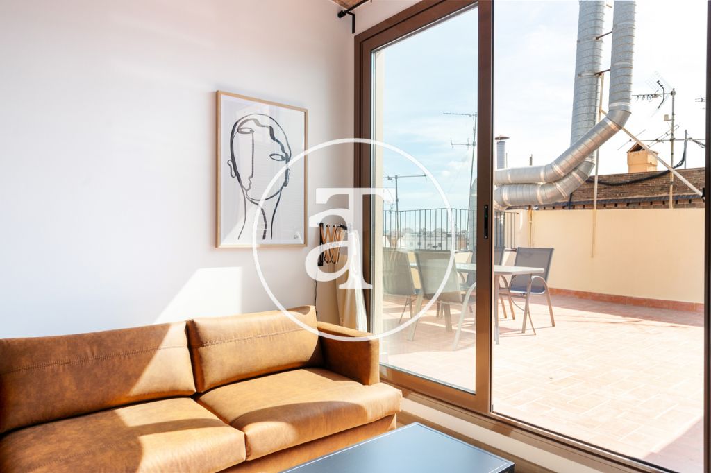 Monthly rental penthouse with 2 terraces in Avenida del Paralelo 2