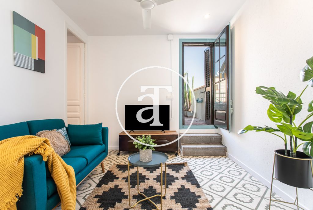 Monthly rental penthouse near Fontana metro in Barcelona 2