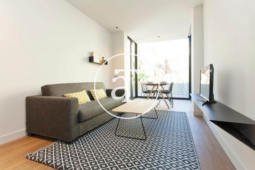 Monthly rental apartment with 2 bedrooms and garden area in a residential area of Barcelona. 1