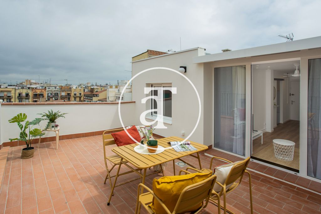 Monthly rental penthouse in Poble Sec 1