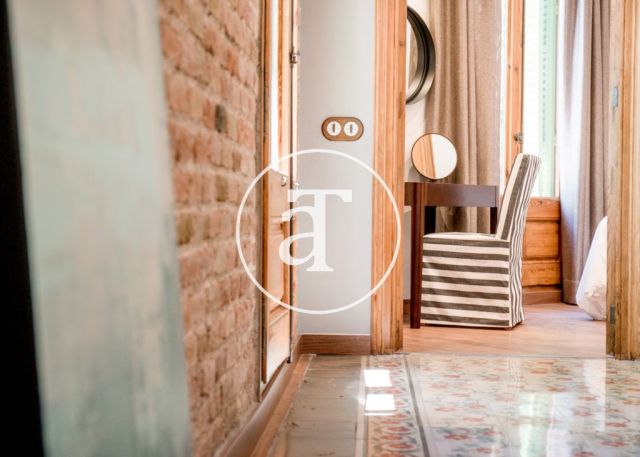 Monthly rental apartment with 3 bedrooms in a regal building in Barcelona 39