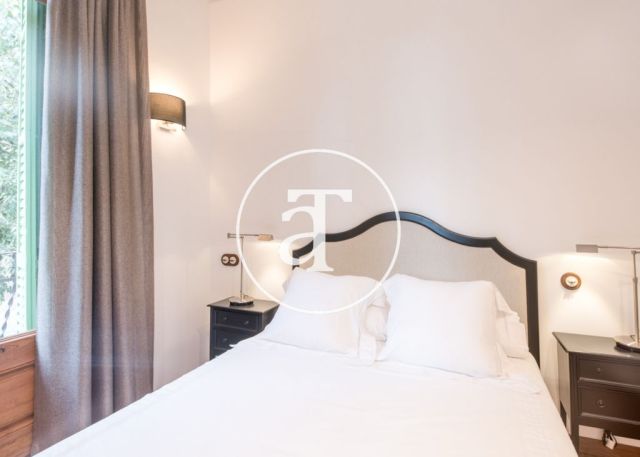 Monthly rental apartment with 3 bedrooms in a regal building in Barcelona 26