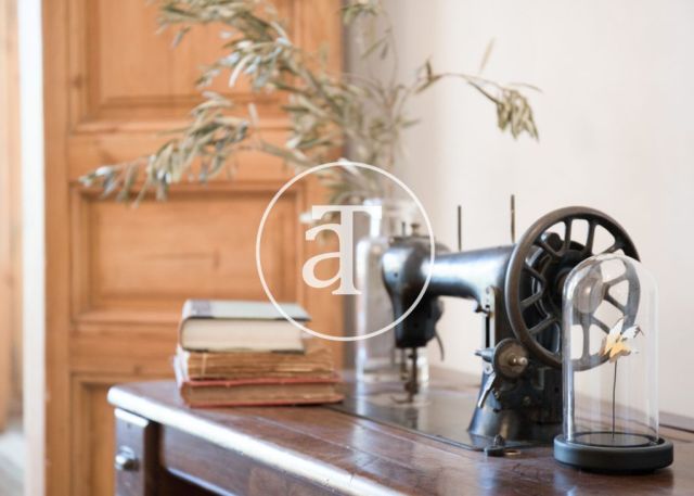 Monthly rental apartment with 3 bedrooms in a regal building in Barcelona 31
