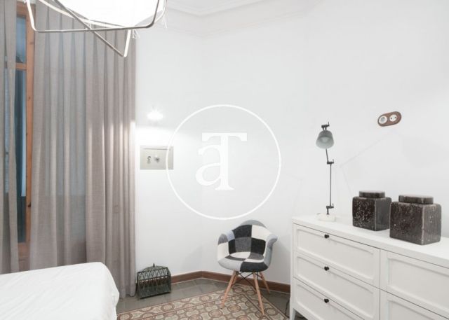 Monthly rental apartment with 3 bedrooms in a regal building in Barcelona 29