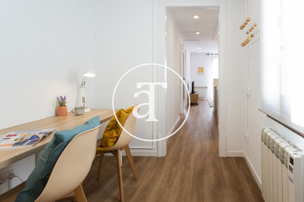 Monthly rental apartment with 2 double bedrooms in a central area of Barcelona. 22