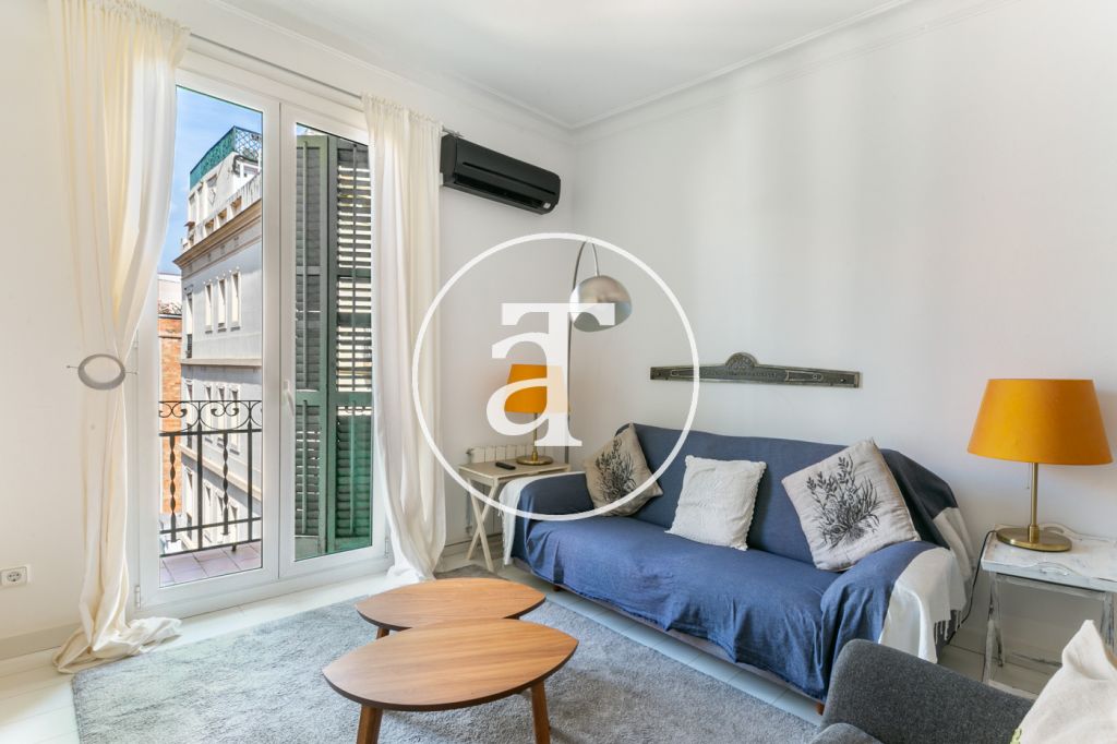 Alquiler temporal de apartamento de 2 habitaciones dobles en barrio Gracia en Barcelona