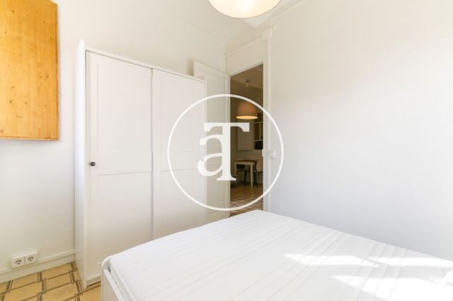 Appartement de 2 chambres à louer pour une courte durée à Poblenou 13