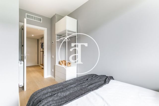 Monthly rental flat with 2 double bedrooms in Barcelona 22