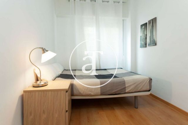 Piso de alquiler temporal con 4 habitaciones en calle Villarroel en Barcelona 18