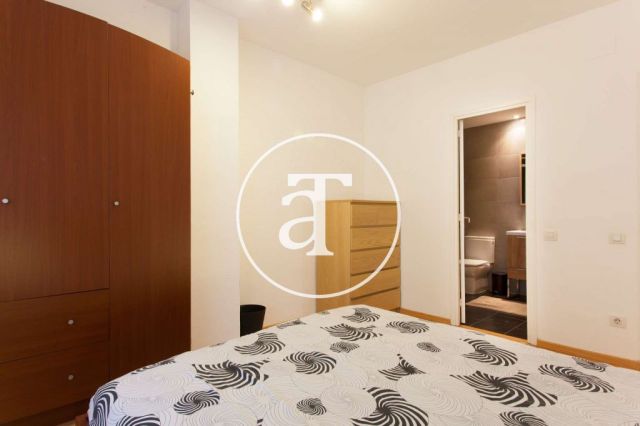 Piso de alquiler temporal con 4 habitaciones en calle Villarroel en Barcelona 17