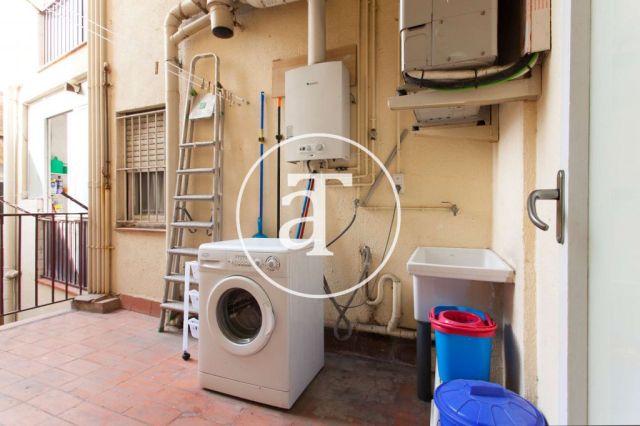 Piso de alquiler temporal con 4 habitaciones en calle Villarroel en Barcelona 24