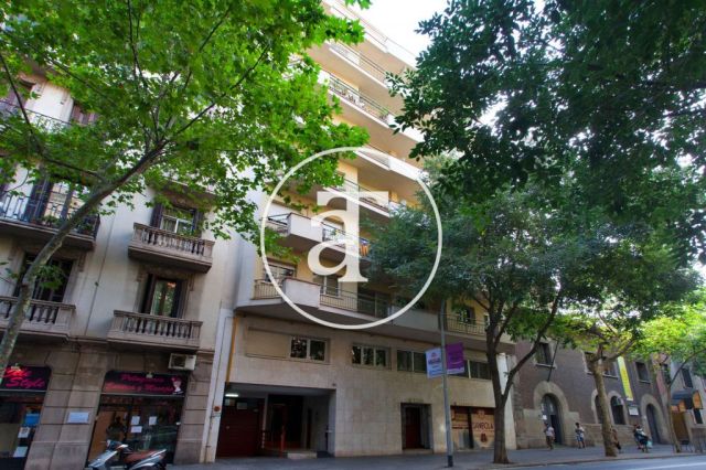 Piso de alquiler temporal con 4 habitaciones en calle Villarroel en Barcelona 25