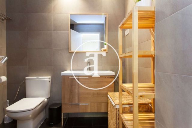 Piso de alquiler temporal con 4 habitaciones en calle Villarroel en Barcelona 23