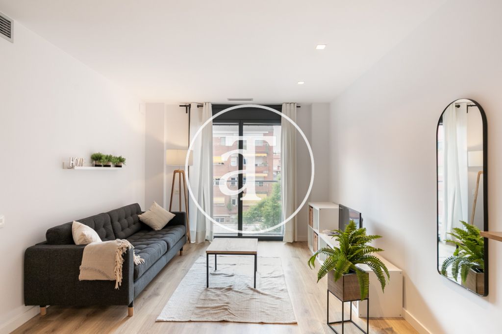 Piso amueblado de alquiler temporal con 2 habitaciones dobles en Barcelona 1