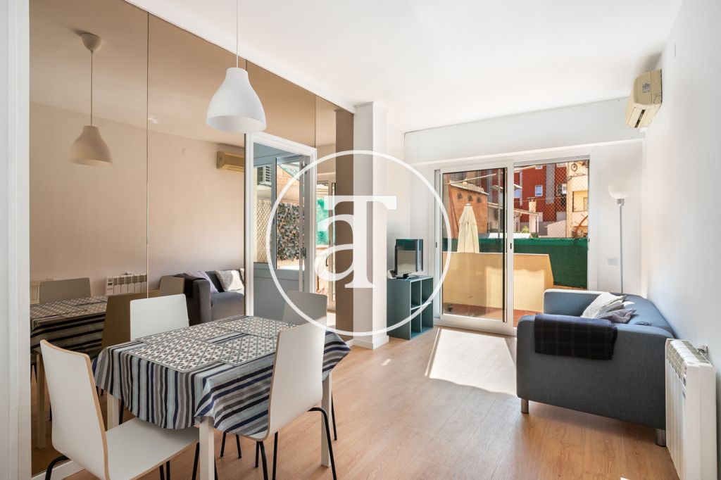 Monthly rental apartment with two level terrace in Barcelona