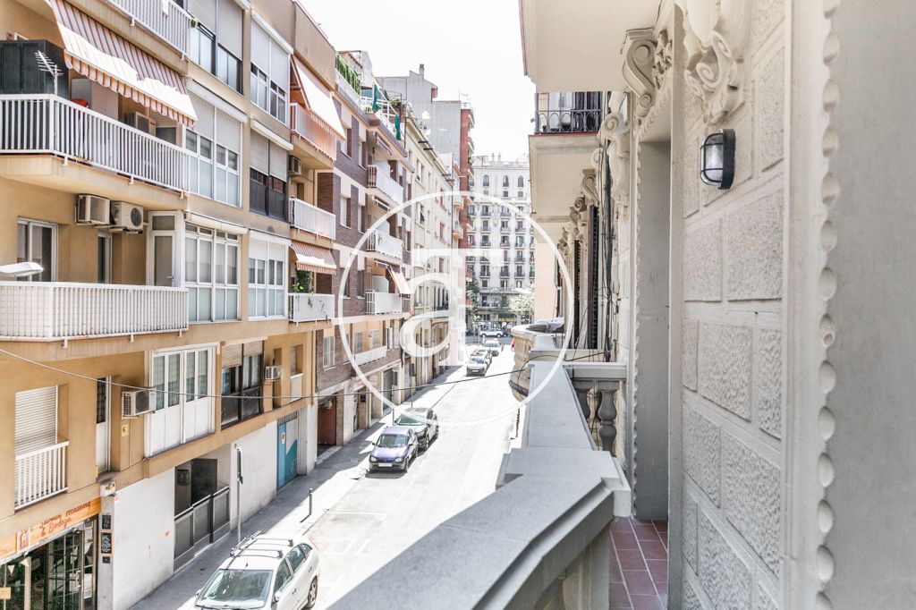 Furnished monthly rental apartment with 2 bedrooms in Barcelona 21