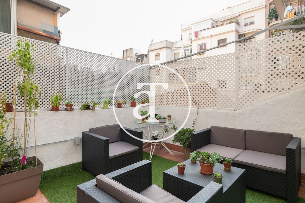 Alquiler temporal de piso con terraza de 2 habitaciones en Barcelona 2