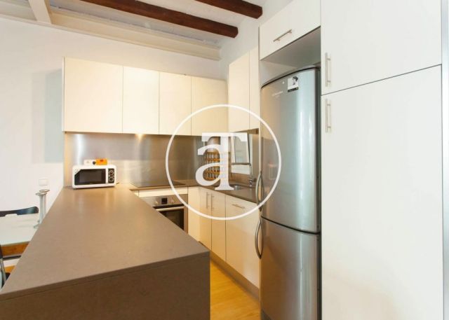 Appartement de 2 chambres à louer temporairement dans calle Julián Romea, Barcelona 6