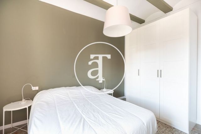 Apartamento de 3 habitaciones amueblado y con terraza en Eixample Dreta 10