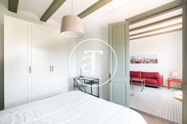 Apartamento de 3 habitaciones amueblado y con terraza en Eixample Dreta 9