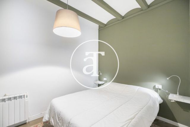 Apartamento de 3 habitaciones amueblado y con terraza en Eixample Dreta 12