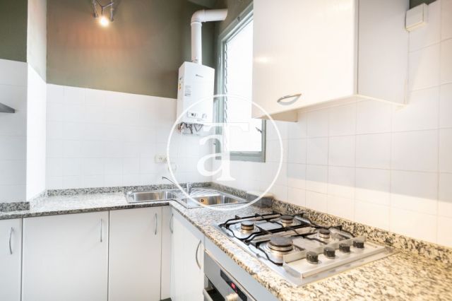 Apartamento de 3 habitaciones amueblado y con terraza en Eixample Dreta 6