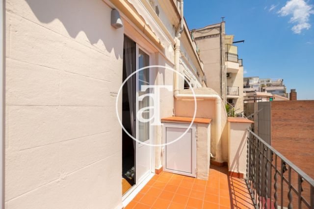 Apartamento de 3 habitaciones amueblado y con terraza en Eixample Dreta 5