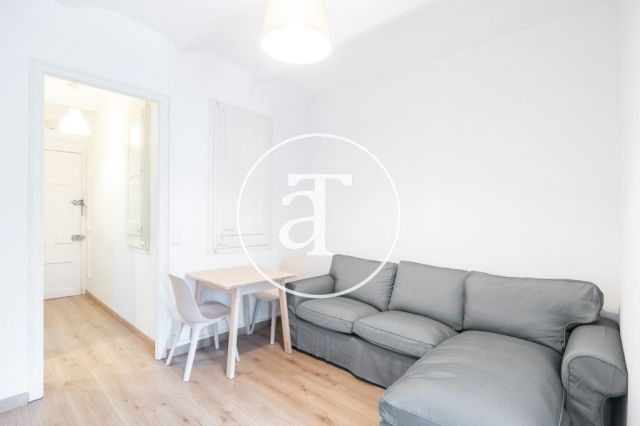 Bright furnished apartment in Poblenou 5