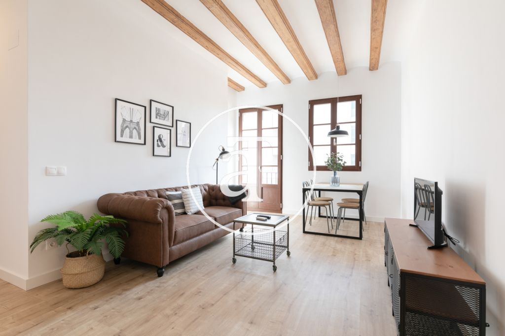 Alquiler temporal de apartamento de 2 habitaciones en Barcelona (Descuento por estancia de más de 6 meses) 1