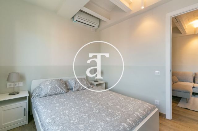 Apartamento de alquiler temporal de 2 habitaciones dobles en Eixample 24