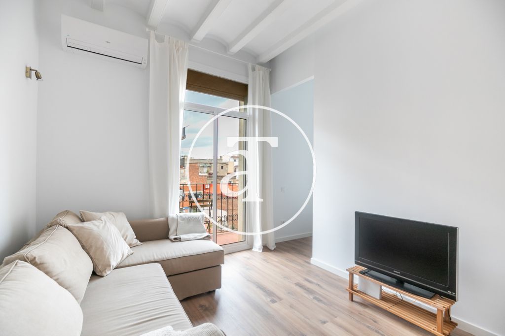 Modern and functional apartment in Poble Nou 2