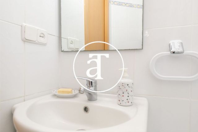 Monthly rental apartment with 2 bedrooms in Gracia 21