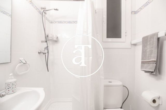 Monthly rental apartment with 2 bedrooms in Gracia 19