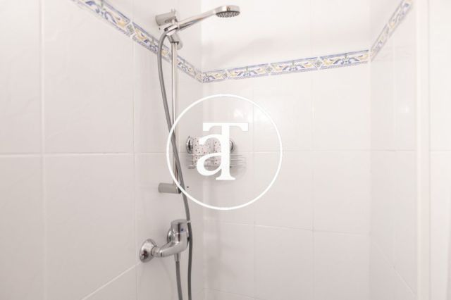 Monthly rental apartment with 2 bedrooms in Gracia 20