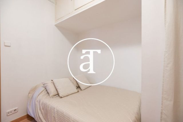 Monthly rental apartment with 2 bedrooms in Gracia 18