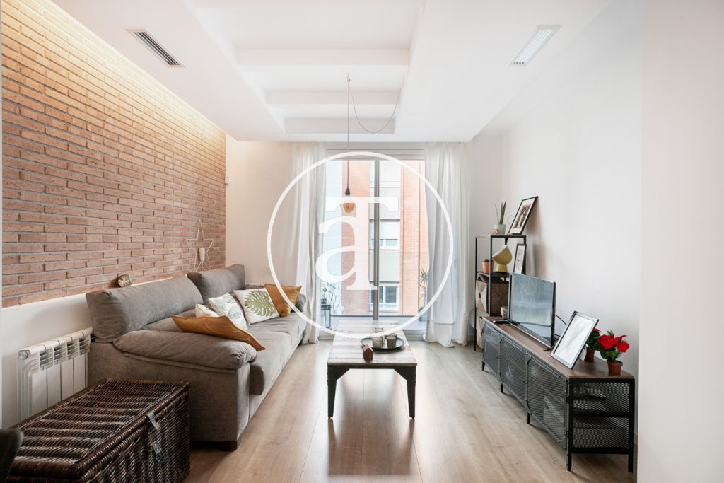 Apartamento de alquiler temporal con terraza en Gracia