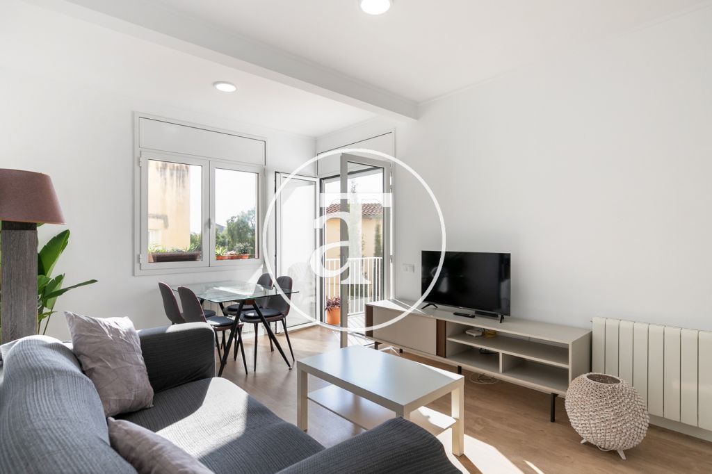 Monthly rental apartment with 3 bedrooms steps from Parque Güell 2