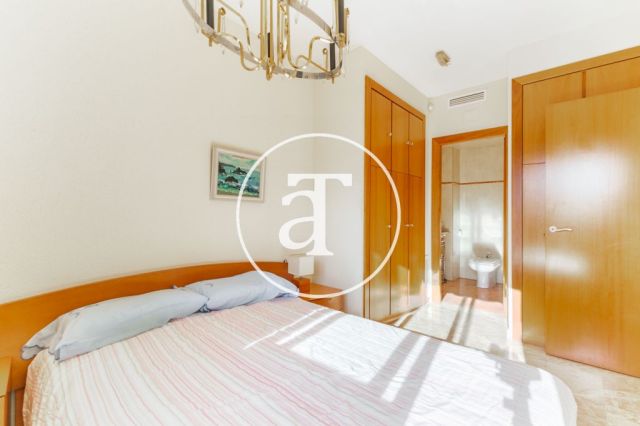 Monthly rental apartment with 2 double bedrooms in Gracia 24
