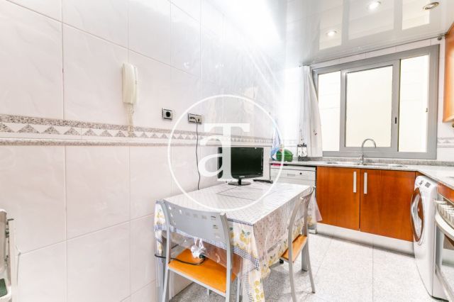 Monthly rental apartment with 2 double bedrooms in Gracia 14