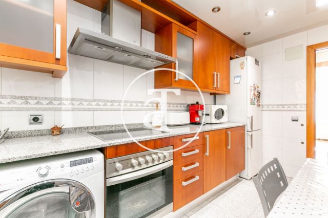 Monthly rental apartment with 2 double bedrooms in Gracia 15