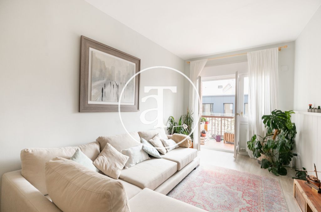 Monthly rental apartment with two double bedrooms in Gracia