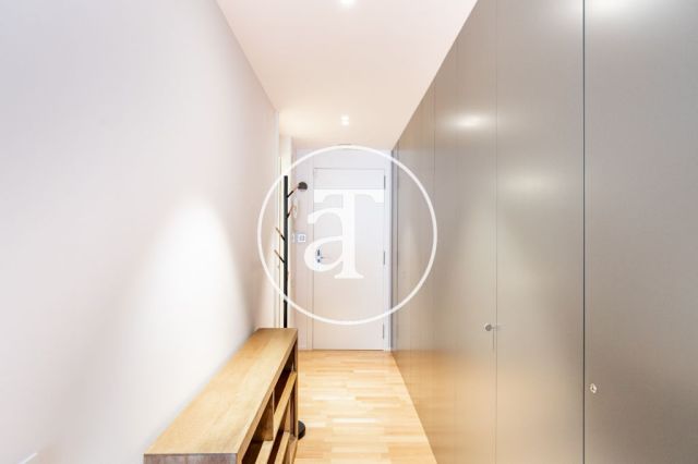 Monthly rental apartment with outdoor terrace steps from Parque Güell 21