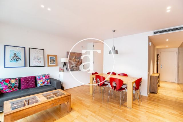 Monthly rental apartment with outdoor terrace steps from Parque Güell