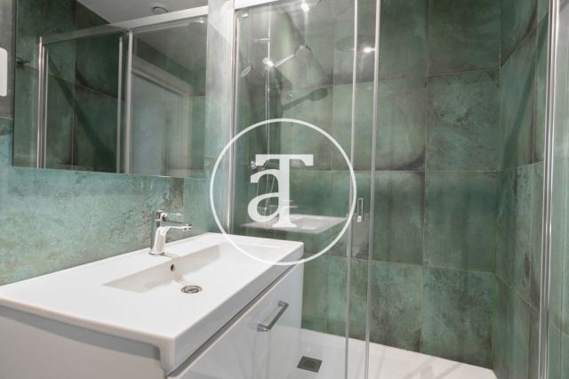 Apartamento de alquiler temporal con 2 habitaciones en barrio El Born 23