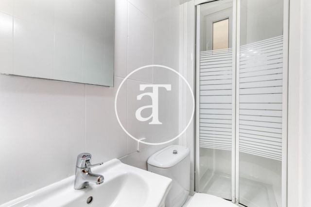 Piso de alquiler temporal de 2 habitaciones dobles en Poblenou 23
