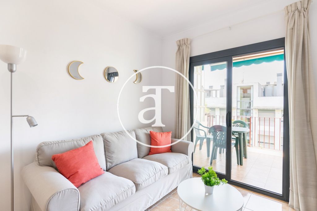 Monthly rental apartment with 3 double bedrooms and private terrace in Eixample 2