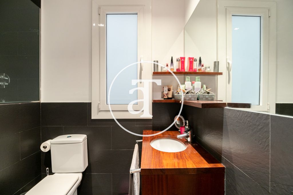 Monthly rental apartment close to Hospital Clinic in Barcelona 26