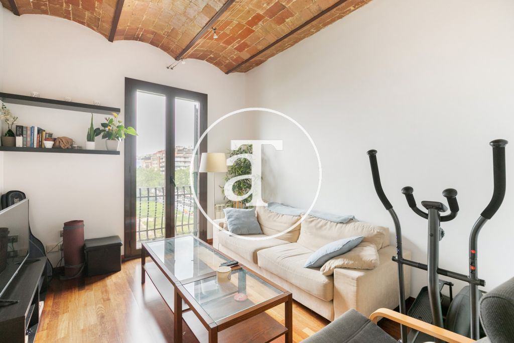 Monthly rental apartment close to Hospital Clinic in Barcelona